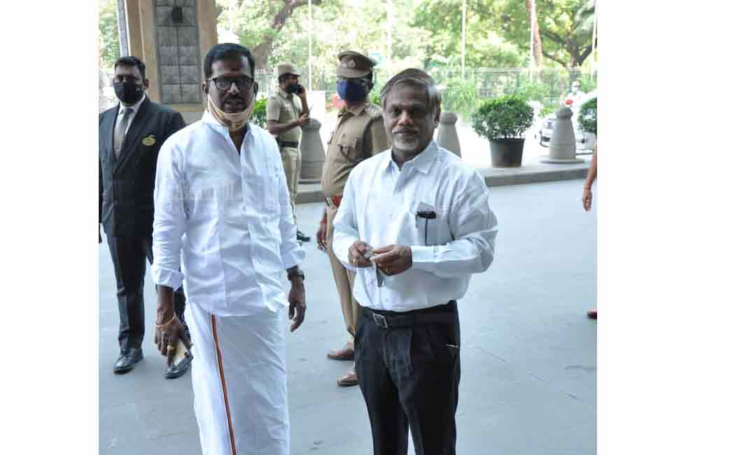 Election Committee; Consultation meeting with all parties ..! (Pictures)