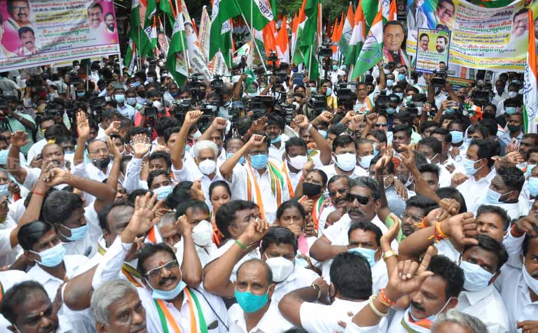 KS Alagiri led the protest rally held by the Congress party