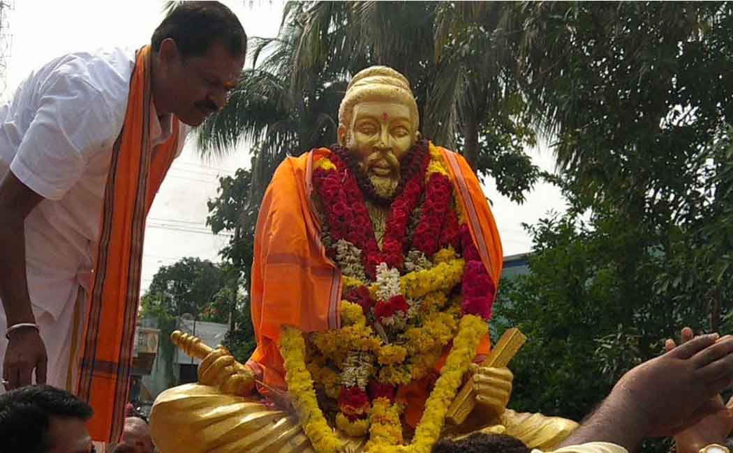 TIRUVALLUVAR STATUE INDHU MAKKAL KATCHI ARJUN SAMBATH