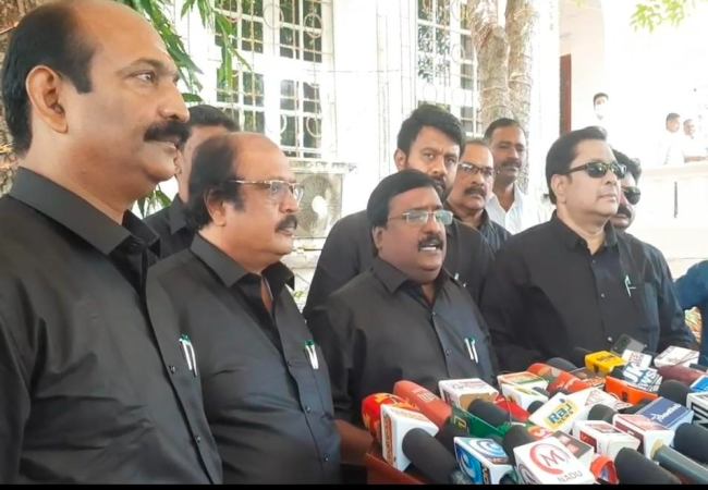 Puducherry Cm should leave the BJP alliance and resign dmk mla