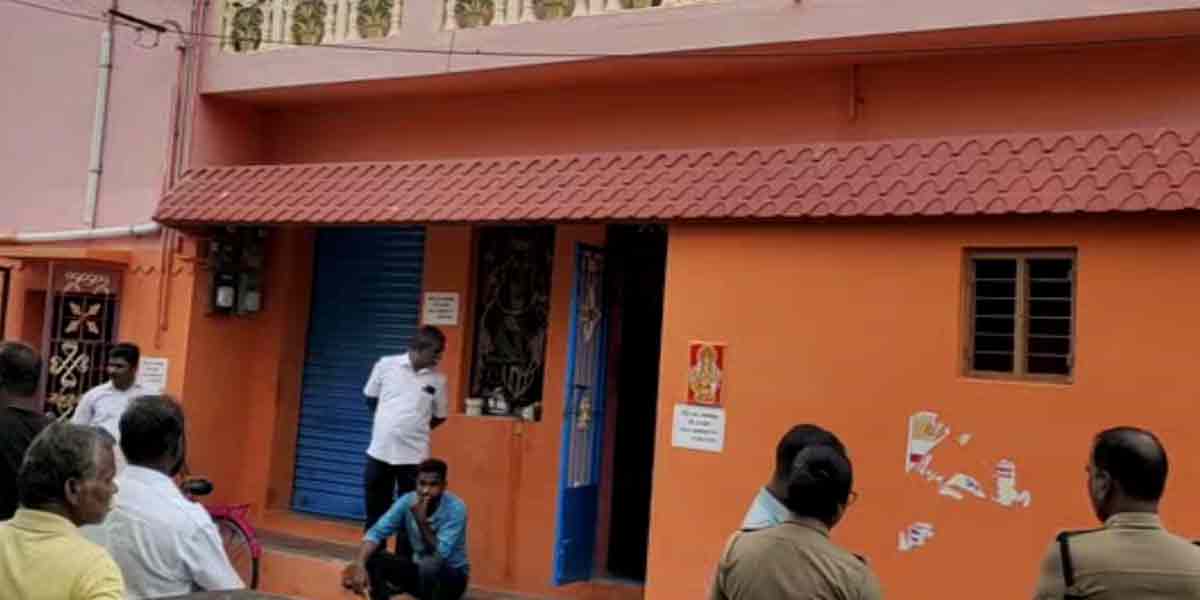 Retired bank cashier was threatened and robbed in broad daylight... Police investigation!