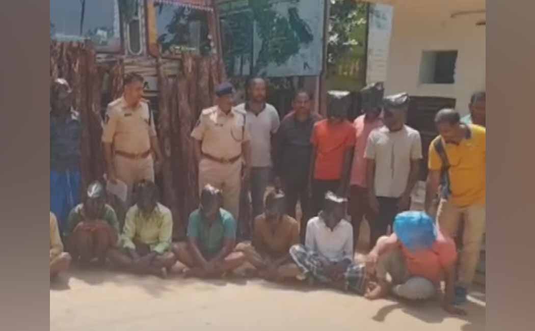 red wood issue for 19 Tamil people incident at andhra