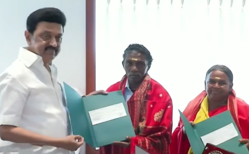 cm wishes the elephant whisperers team bomman and belli