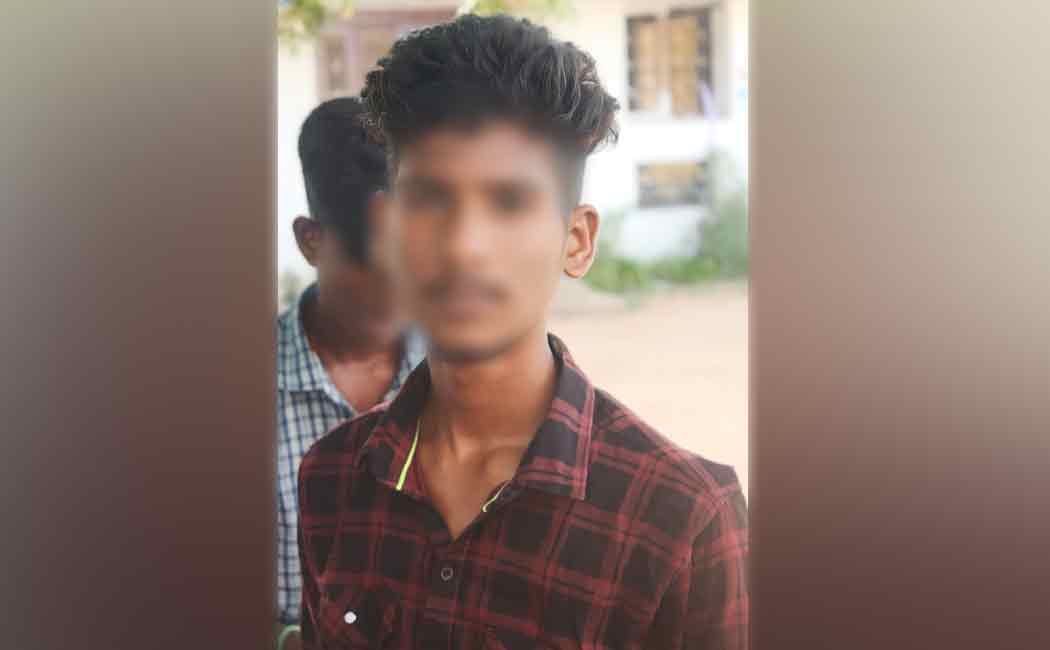 student who was waiting to go to school was stabbed to passed away