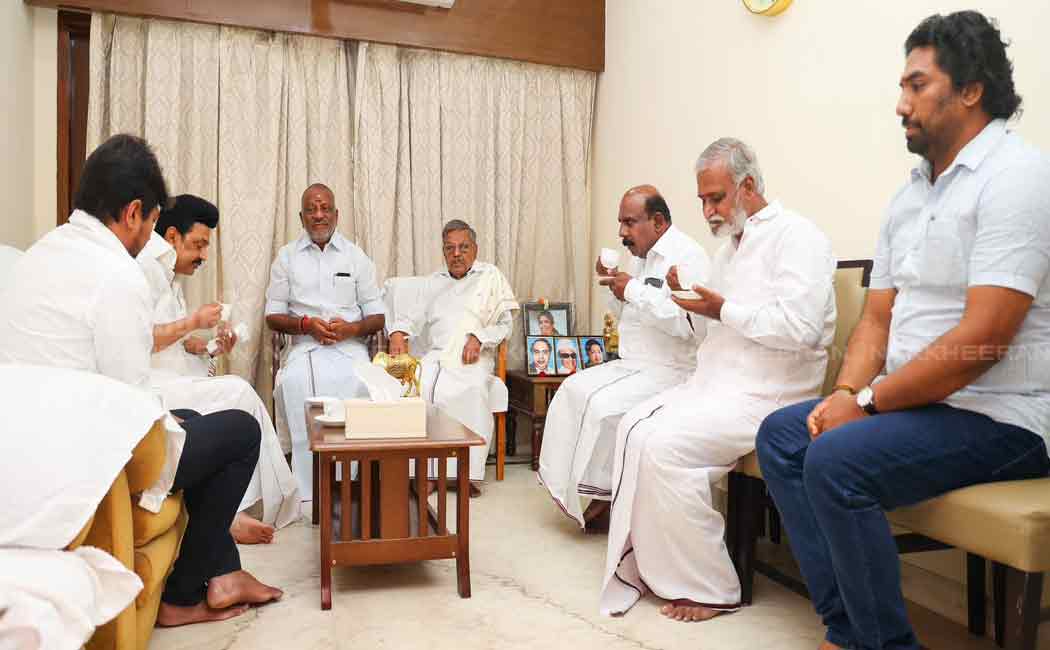 tn cm mk stalin meets former cm panneerselvam