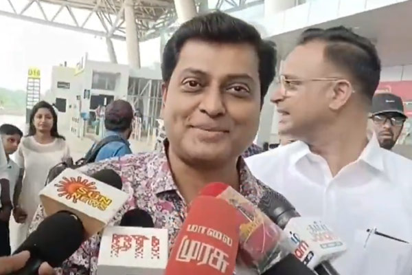 narain about vijay and his political entry