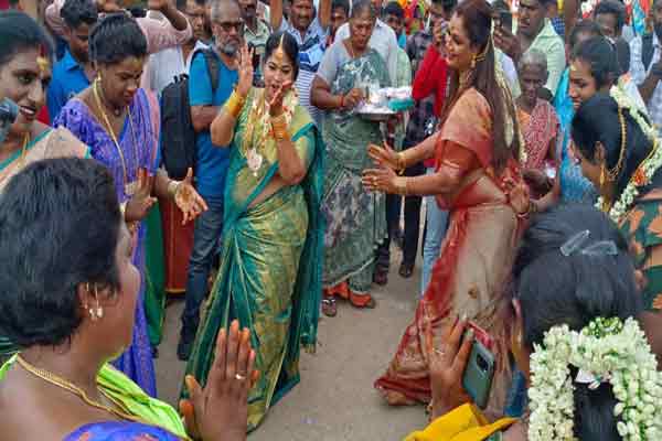 kallakurichi koovagam koothandavar temple chithirai festival transgender participated