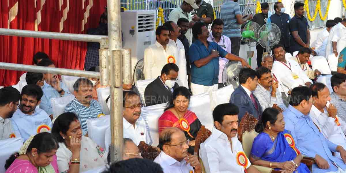 '' Looking at the statue is like talking directly '' - dhuraimurugan Flexibility!