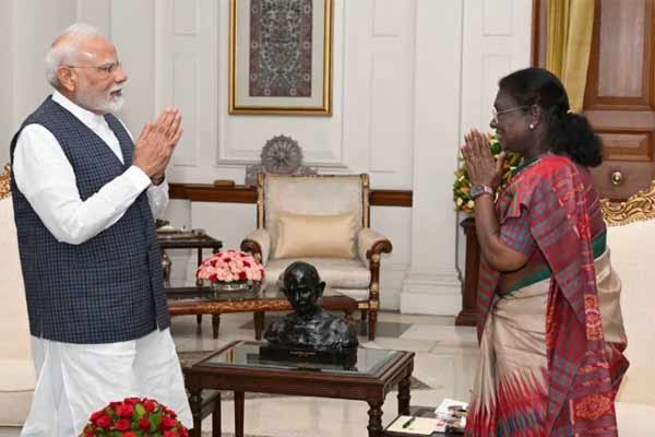 PM narendra Modi meets the President droupadi murmu