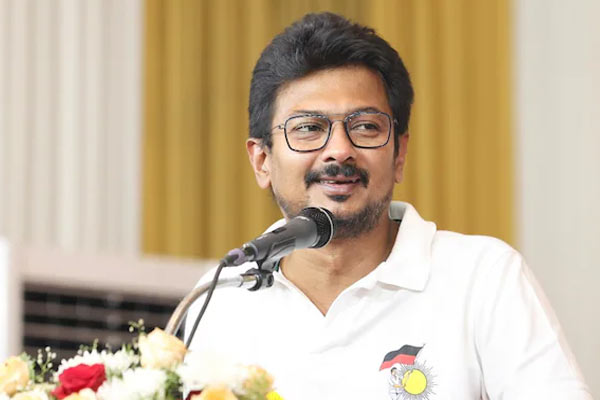 Deputy Chief Minister Udhayanidhi Stalin extended assistance to the sanitation workers.