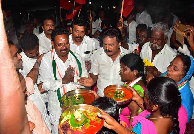 TAMILNADU, NANGUNERI, ASSEMBLY, BY ELECTION, ELECTION CAMPAIGN, MONEY DISTRIBUTION