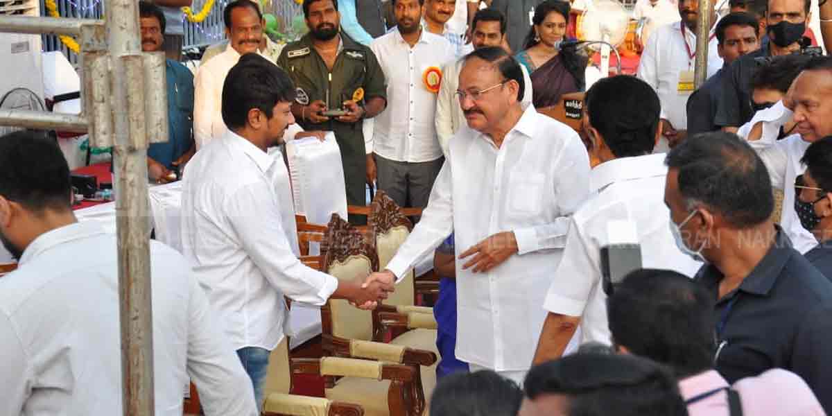 16 feet kalaingar statue unveiled at Government Complex