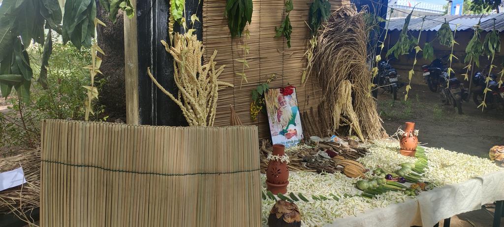 People support the Seed Festival which restores the traditional seeds and spreads the traditional food!
