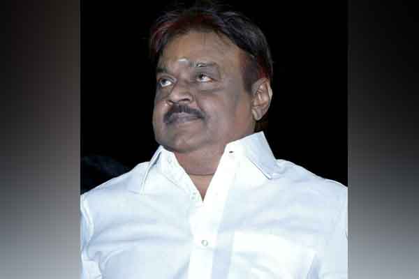 Vijaykanth returns home from hospital
