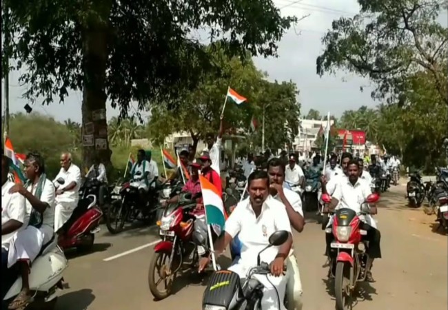 farmers acts delhi farmers tenkasi district political parties leaders bikes rally