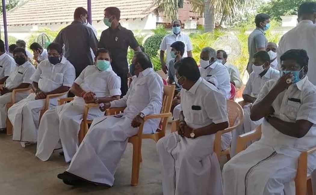 DMK District Secretary who met and consoled; Relationship beyond politics!