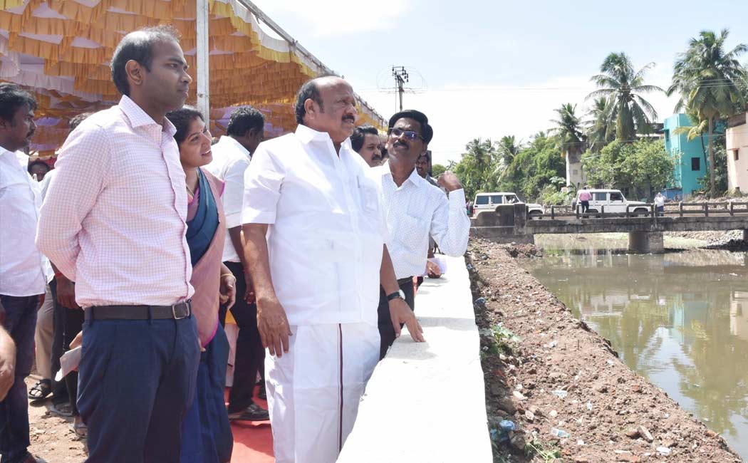 Minister inspects construction of outer ring road in Chidambaram at a cost of Rs 34.76 crore