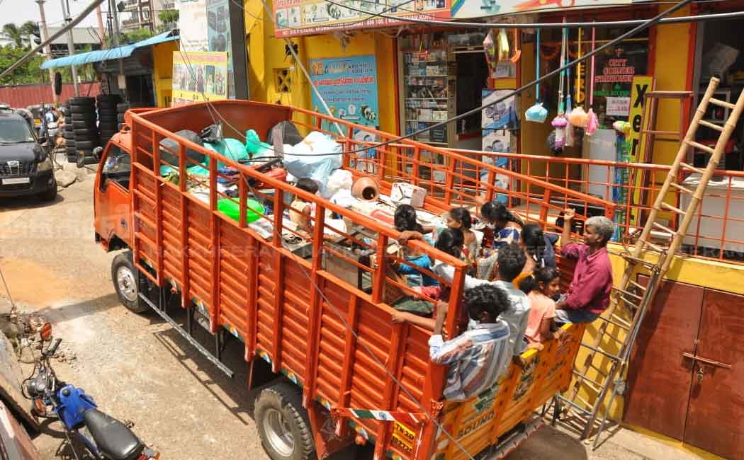 Naduvangarai area people relocated to slum boardingNaduvangarai area people relocated to slum boarding