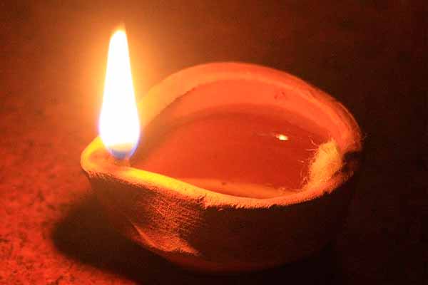 Akal lamp for Sami photo; The huts were destroyed by fire