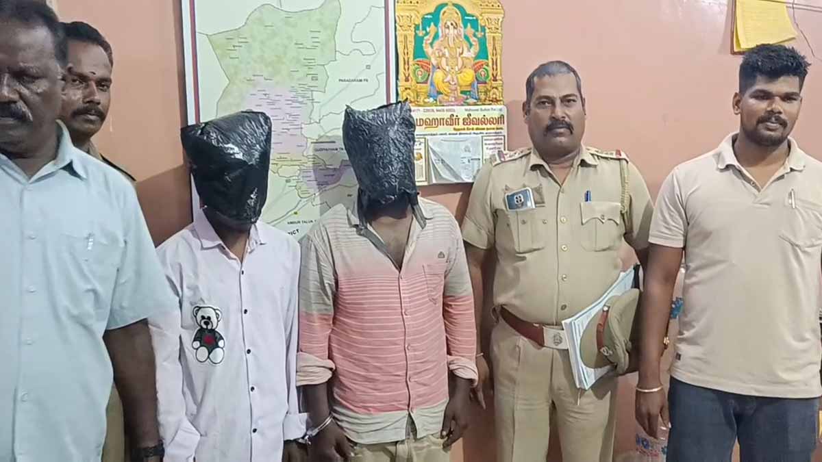 Burglary by breaking the lock of the house; Two arrested