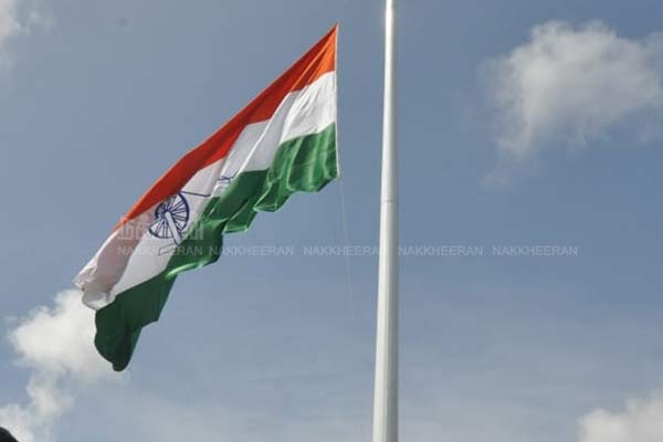 vCongress MLAs to leave Telangana