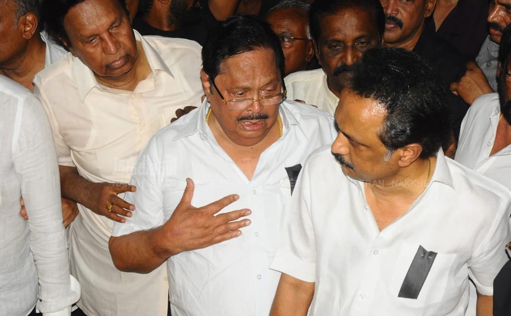 Anbazhakan Cremation photos