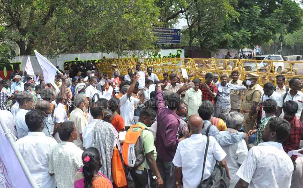 people who tried to besiege! Detained police!