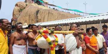  Giant pudding in Uchi Pillaiyar Temple!