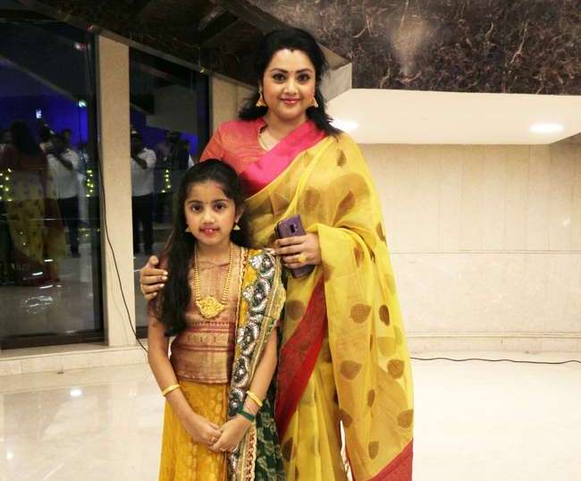 meena in ramesh kanna wedding
