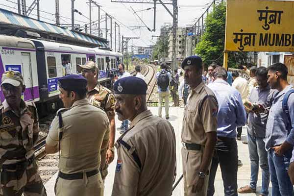 5 Passengers lost their lives due travel train maharashtra