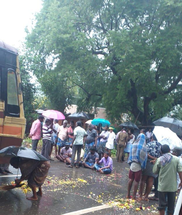 dengue fever to 8-year-old boy;people protest