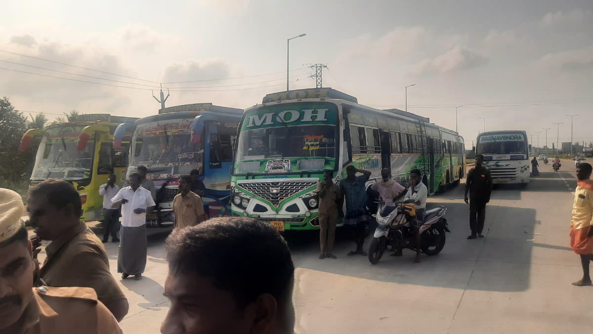 '14,090 rupees fee for 50 trips'-strong opposition to Kothatta toll booth