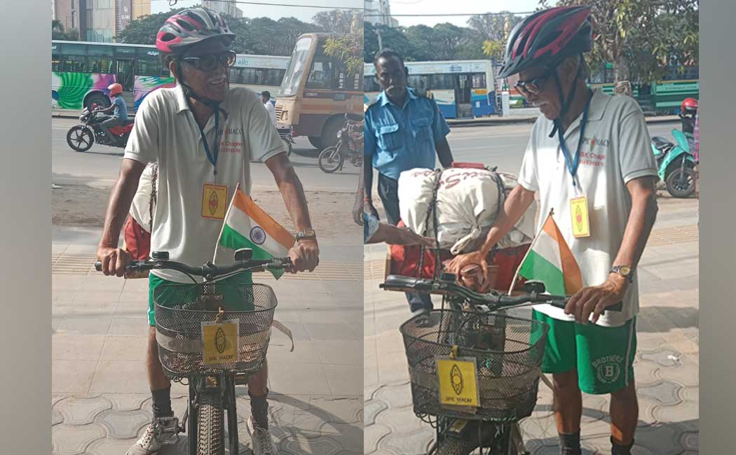 Delhi Prof cycling inspire Indian heritage