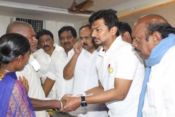 people of North Tamil Nadu helped the rain-affected people of the southern district