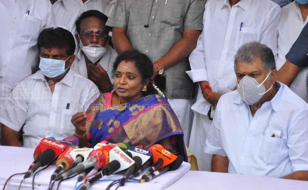Governor pays tribute at moopanar Memorial