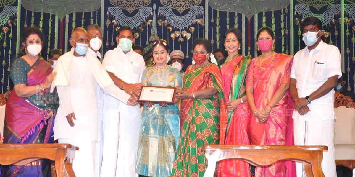 '' White lotus ... sprouting leaf ... '' - a short story told by Tamilisai