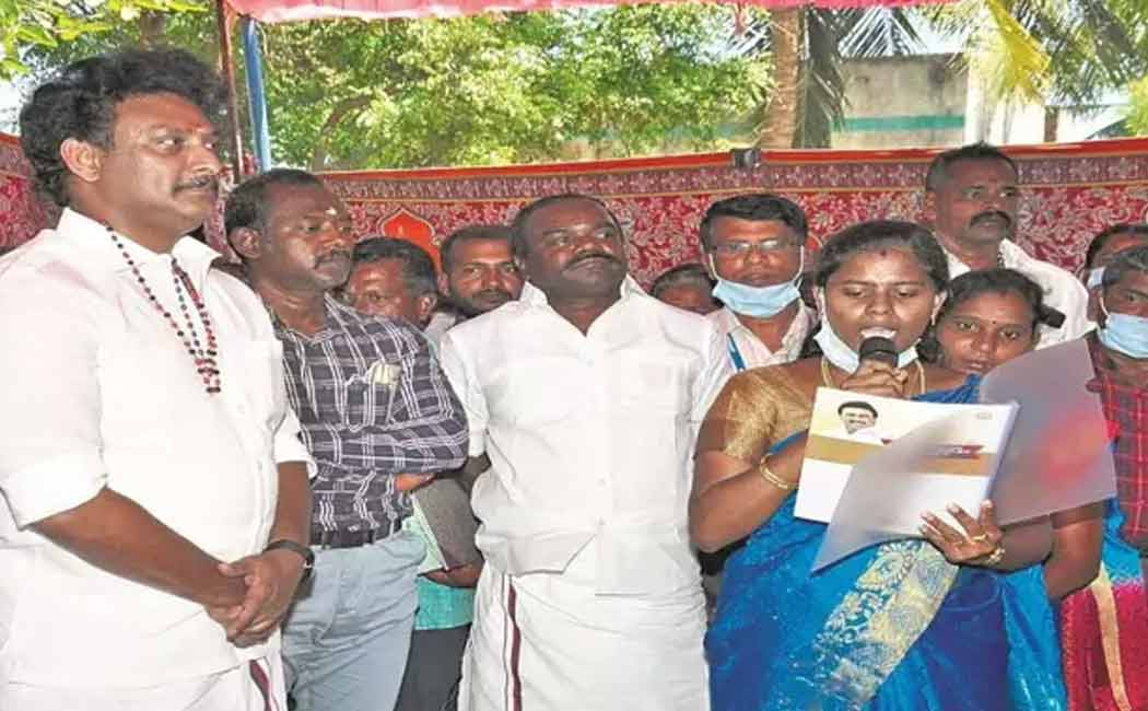 AIADMK executive fired for giving bouquet to minister