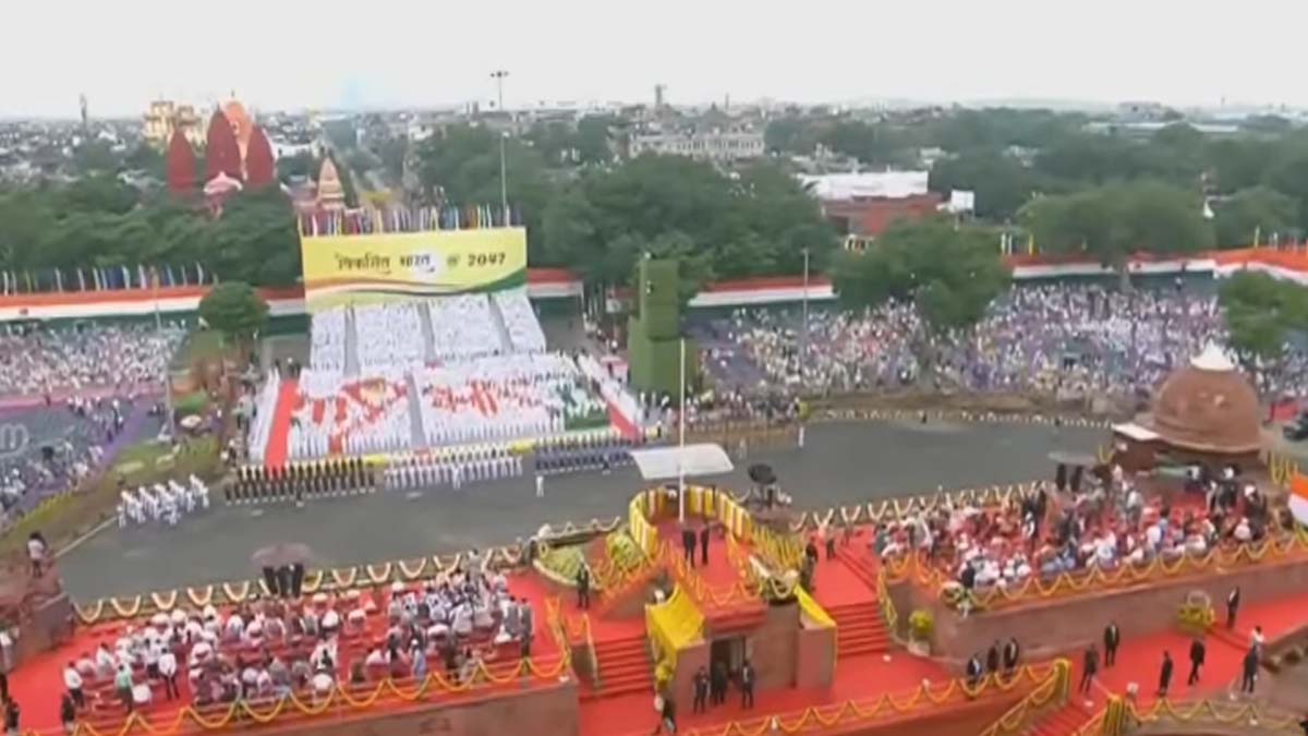'People of the country should dedicate themselves for the great Bharat' - Modi's speech at Red Fort