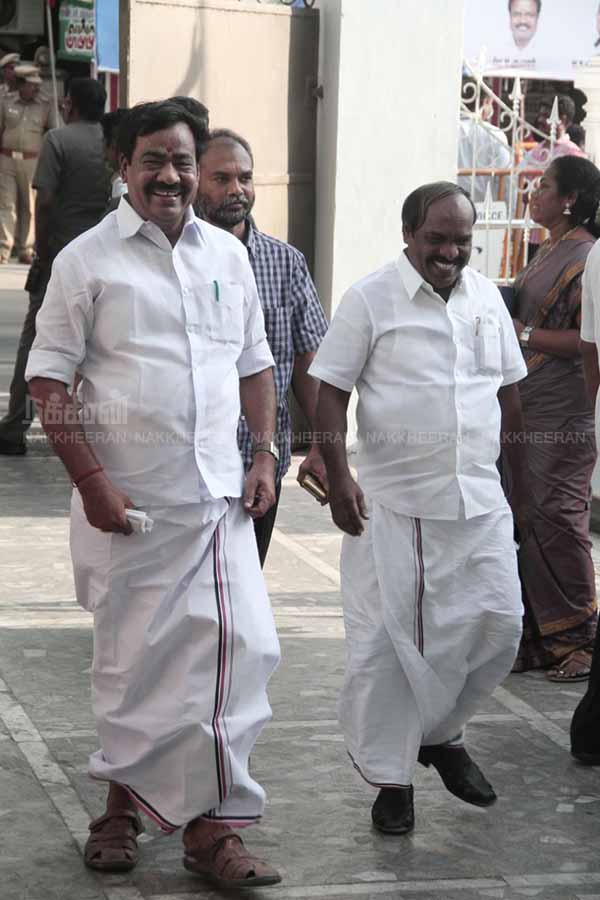 EPS consulting with AIADMK MLAs