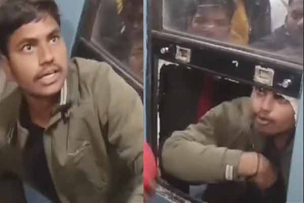 People from the northern states issue a train carrying Tamil Nadu artists