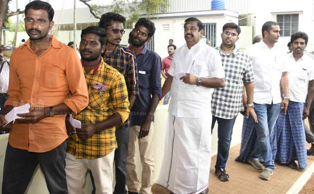 eps cast his votes for local body election