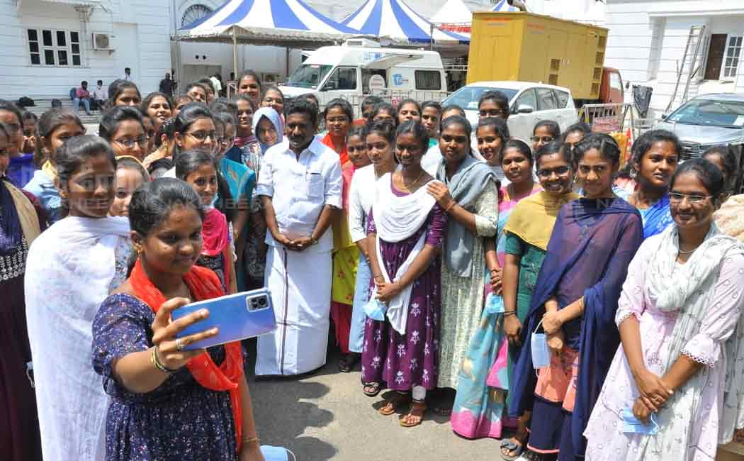 college students visit tamil nadu assembly session