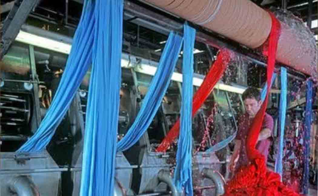 Sealing of dyehouses for violating rules; 6 lakh rupees fine!
