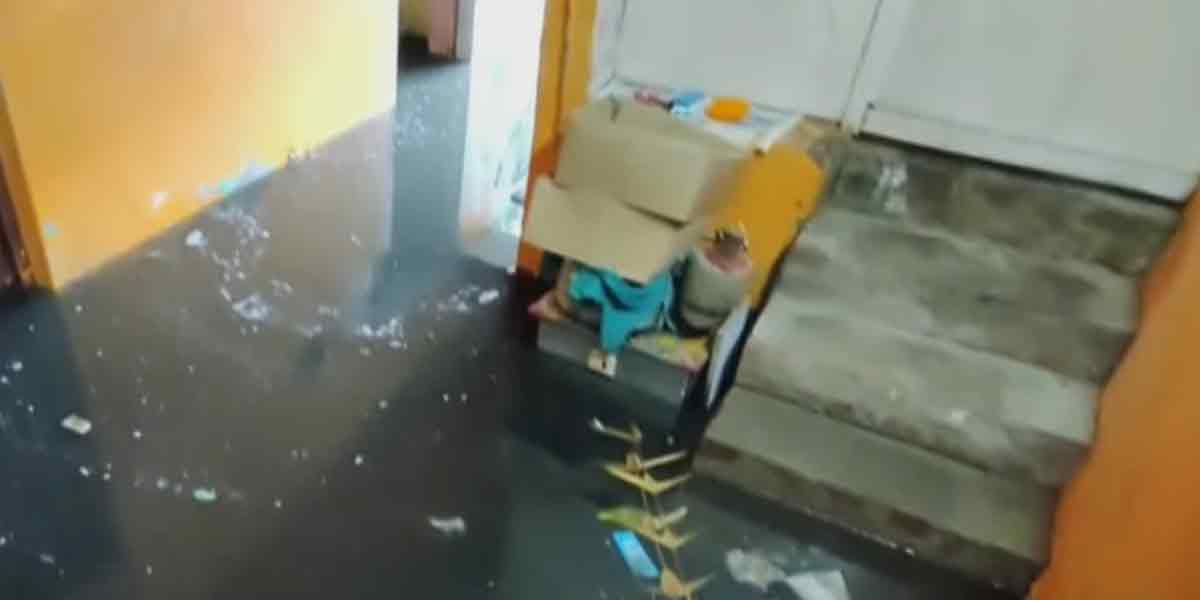 Waste water mixed with rainwater flood ... People blame municipal employees!