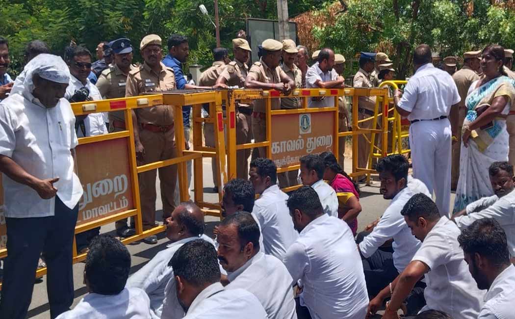 woman SI tried to lost their life in Pudukkottai