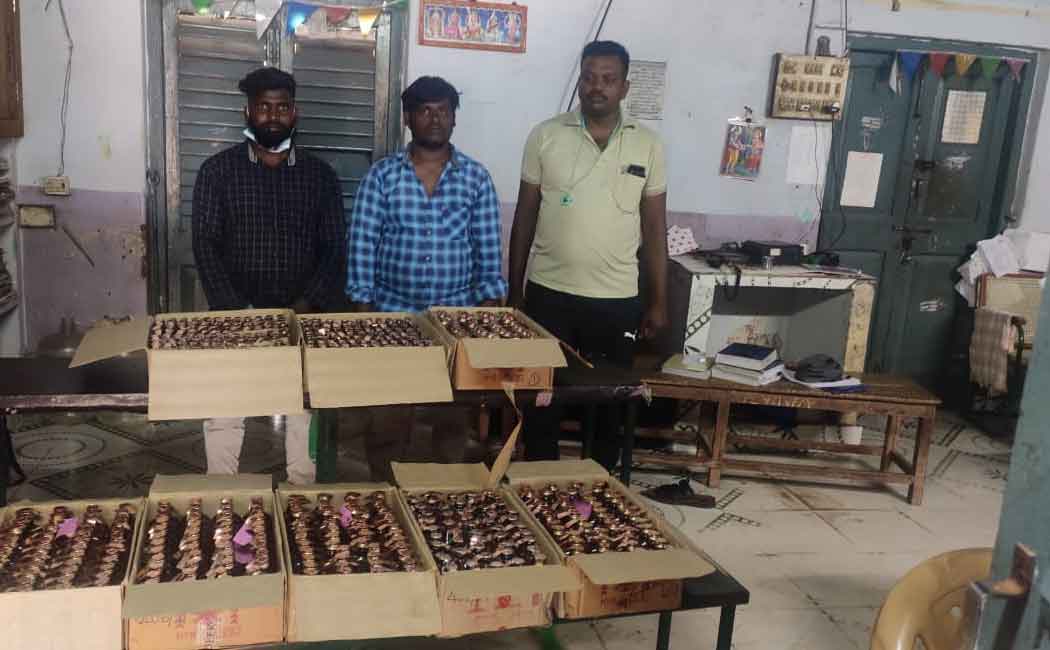 The higherofficials who rewarded the guards who skillfully kidnapped the kidnappers!