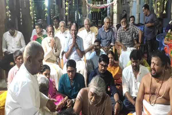 musician Ilayaraja at Tirukkadaiyur temple