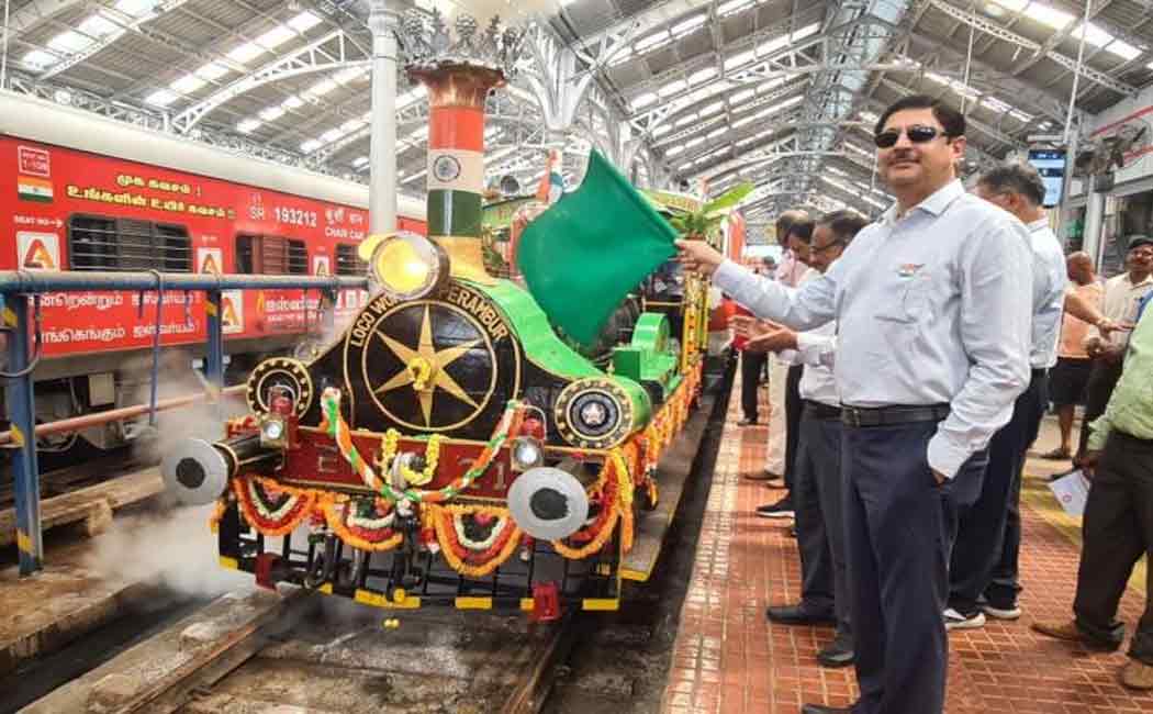 Traditional train operation in Chennai