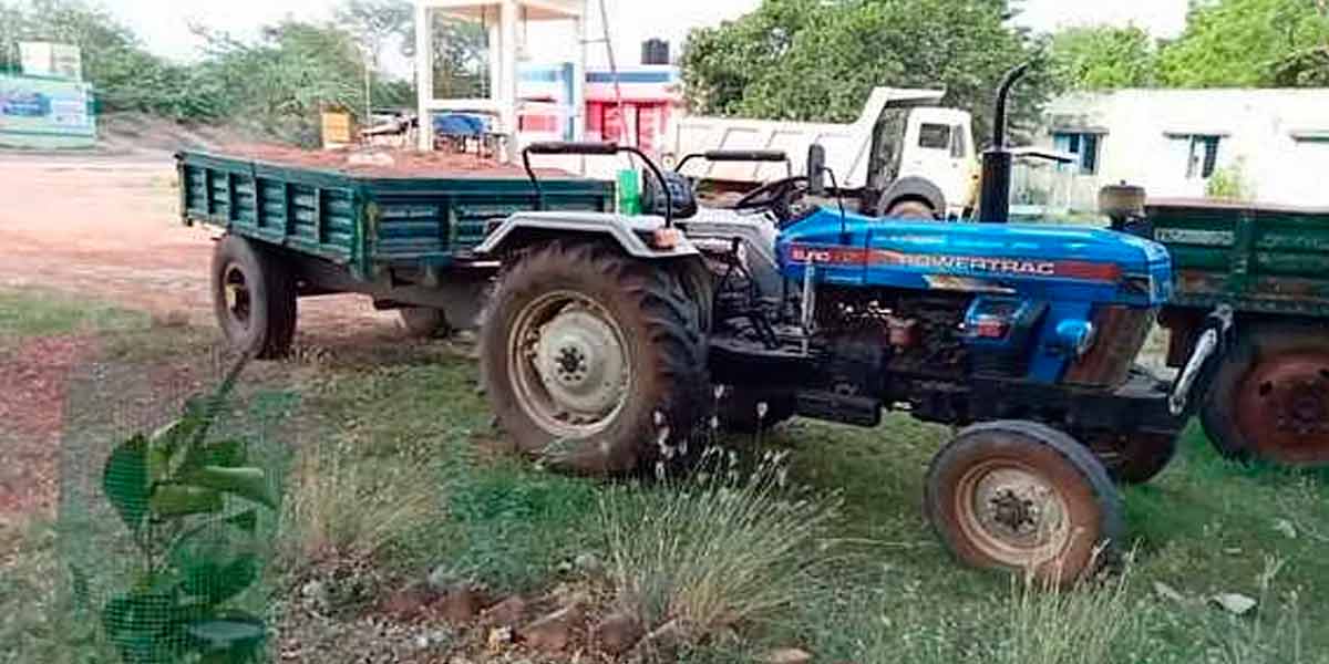 Tractor seized for sanding without permission near Kodumudi