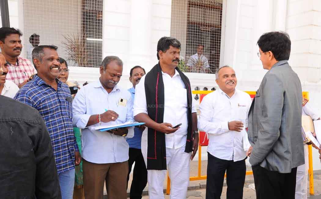 MDMK councilor who took the signature from the mayor